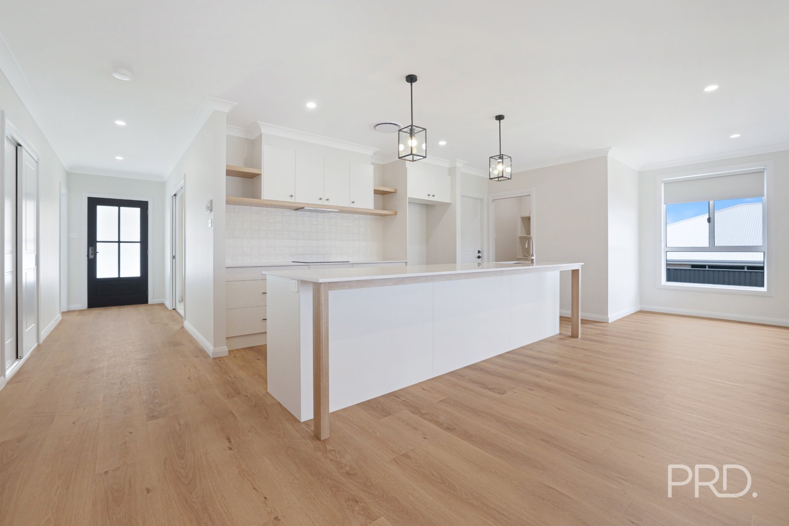13 Crested Avenue TAMWORTH 17