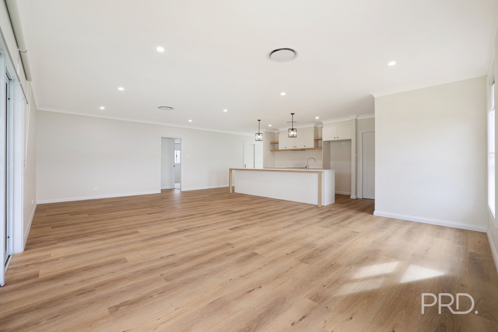 13 Crested Avenue TAMWORTH 23