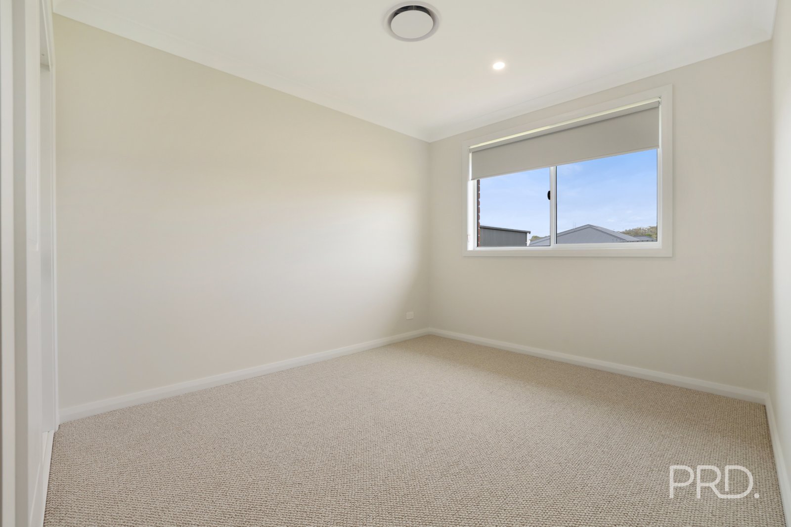 13 Crested Avenue TAMWORTH 32