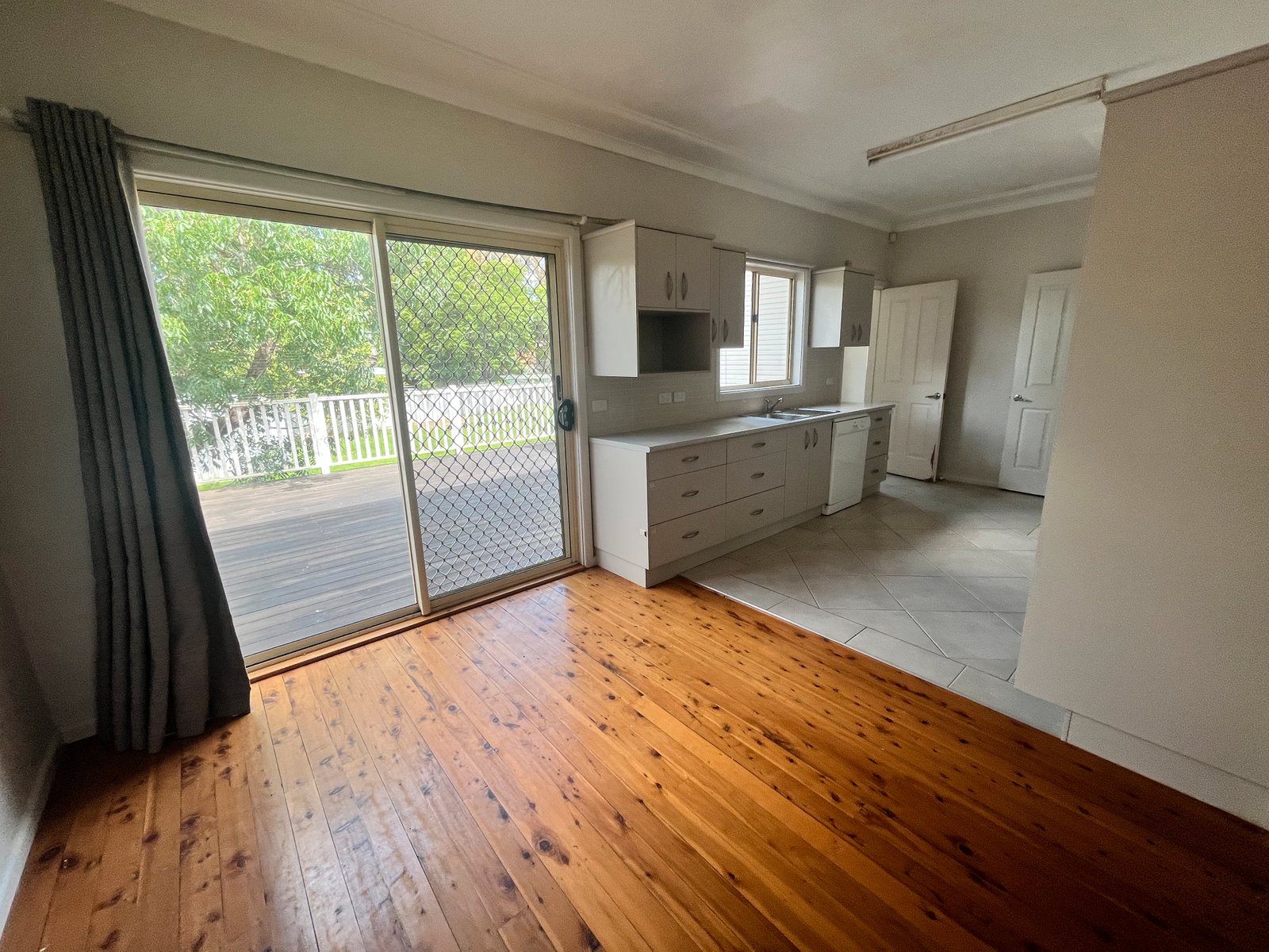 13 Croydon Avenue TAMWORTH 3