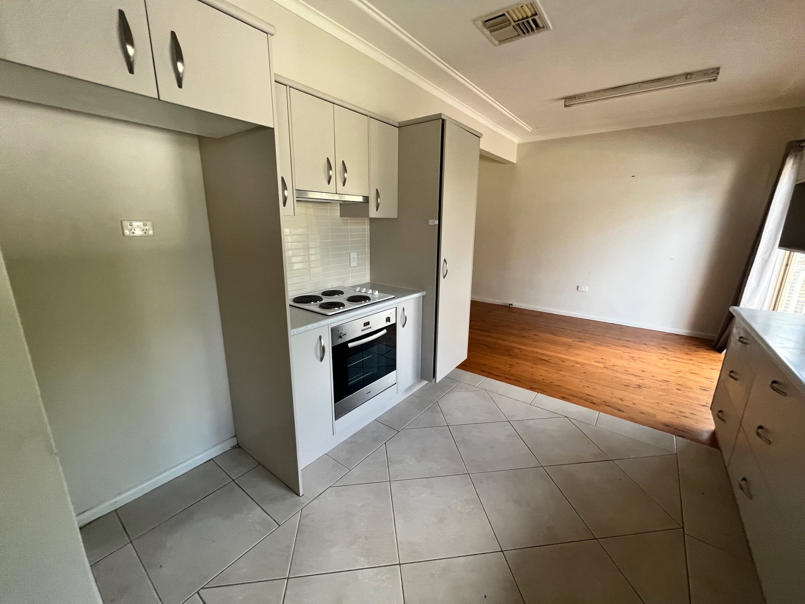 13 Croydon Avenue TAMWORTH 6