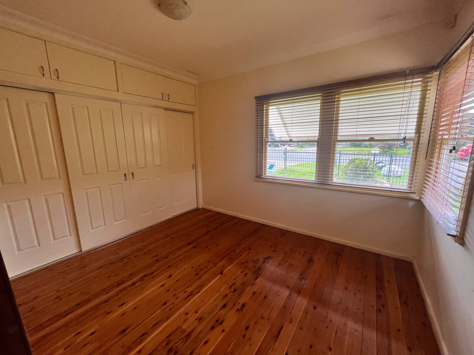 13 Croydon Avenue TAMWORTH 9