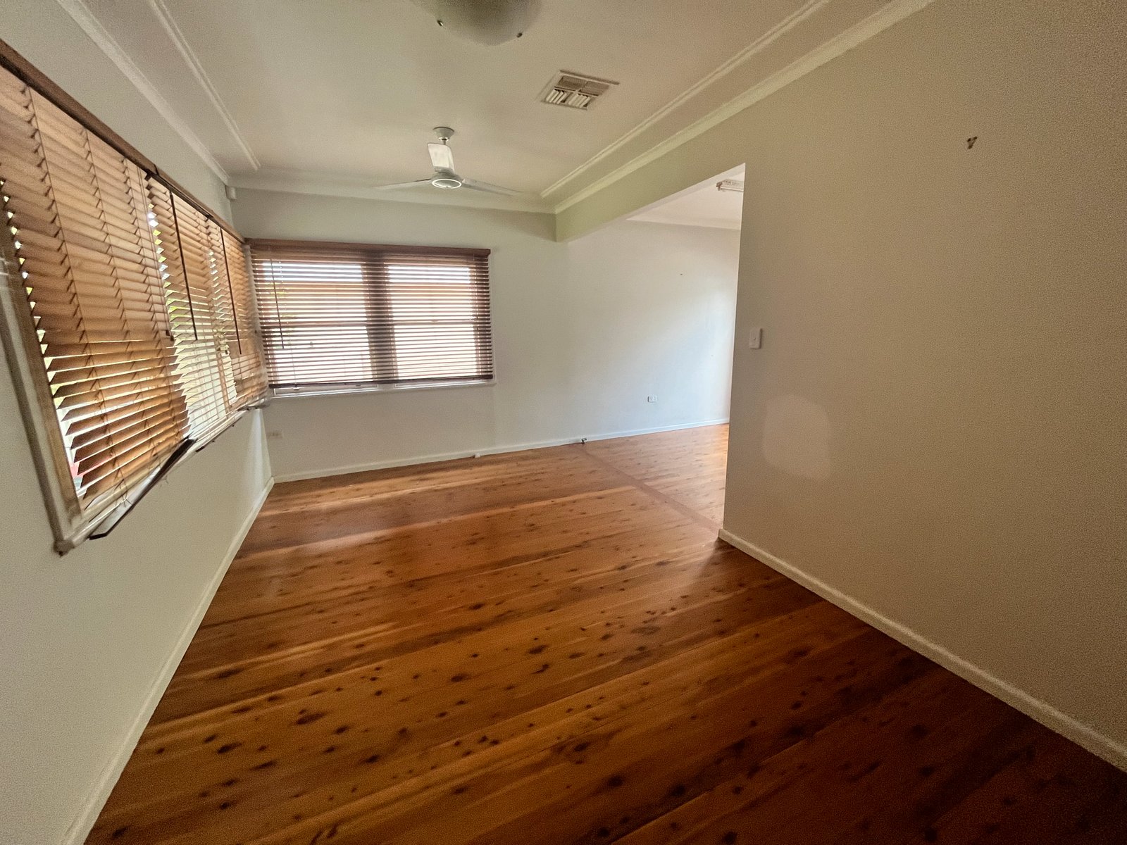 13 Croydon Avenue TAMWORTH 11