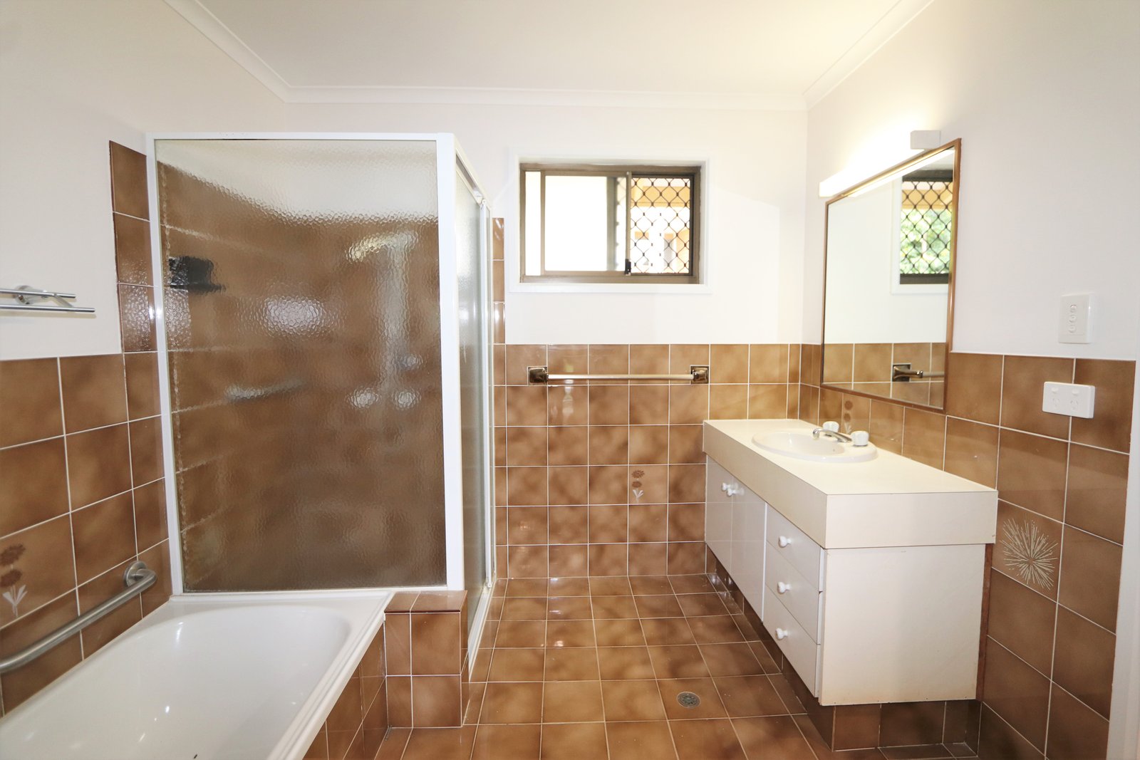 13 Cutana Court ASHMORE 12