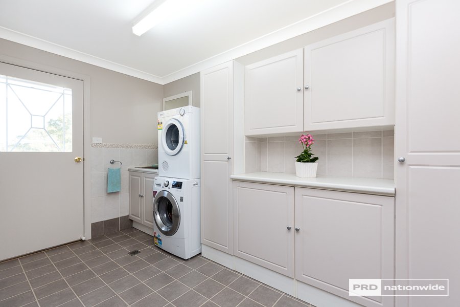 13 Daintree Circuit TAMWORTH 10