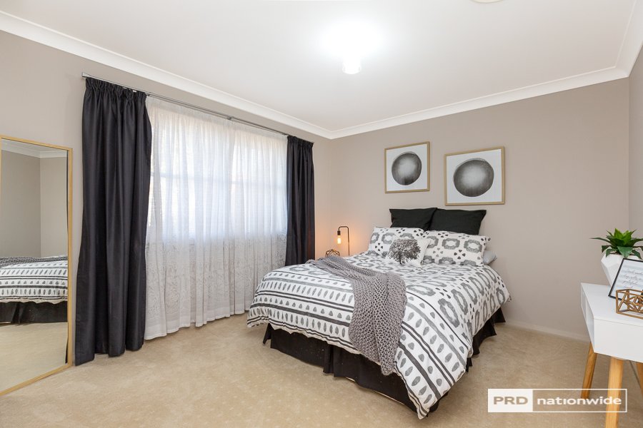 13 Daintree Circuit TAMWORTH 12
