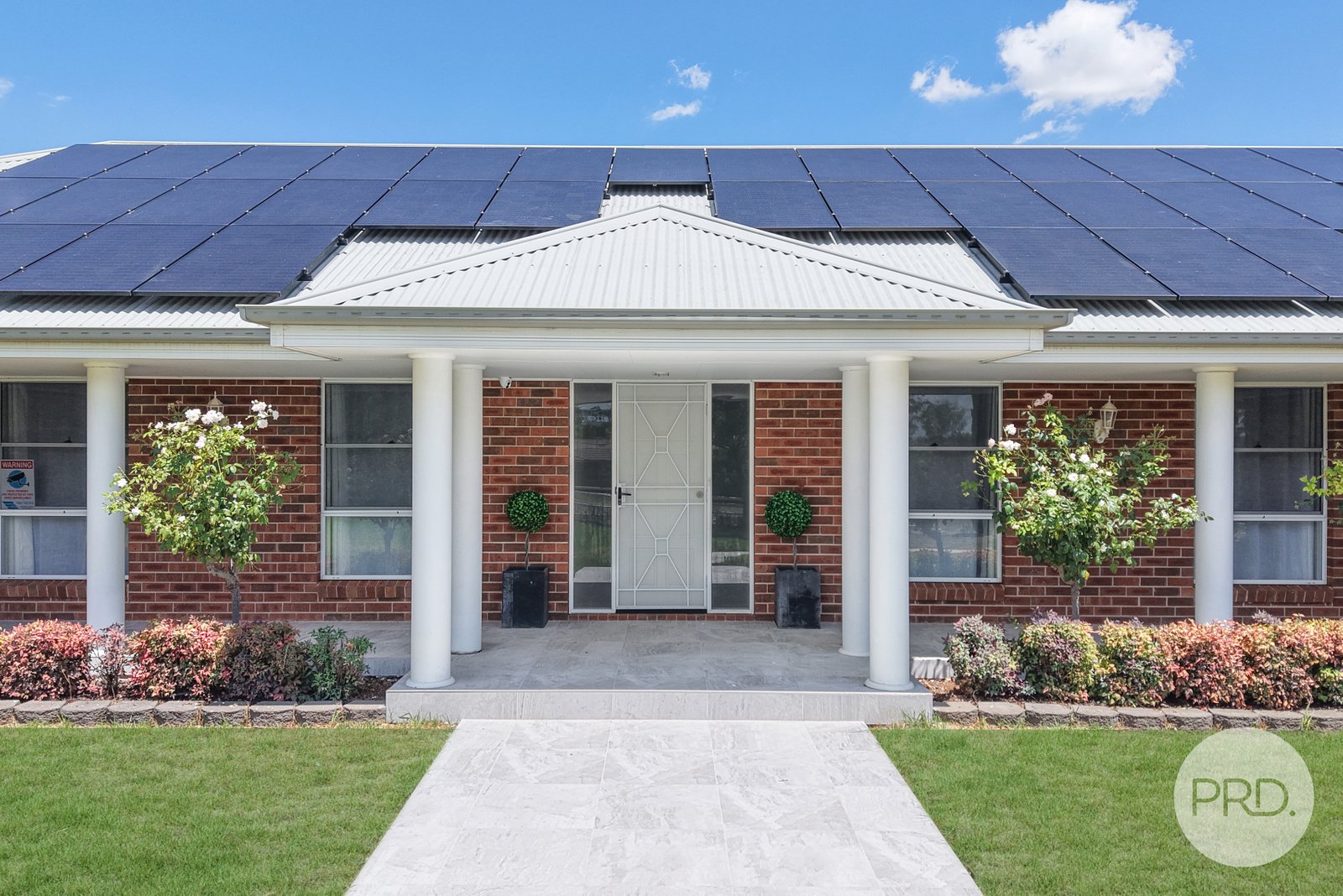 13 Daintree Circuit TAMWORTH 3