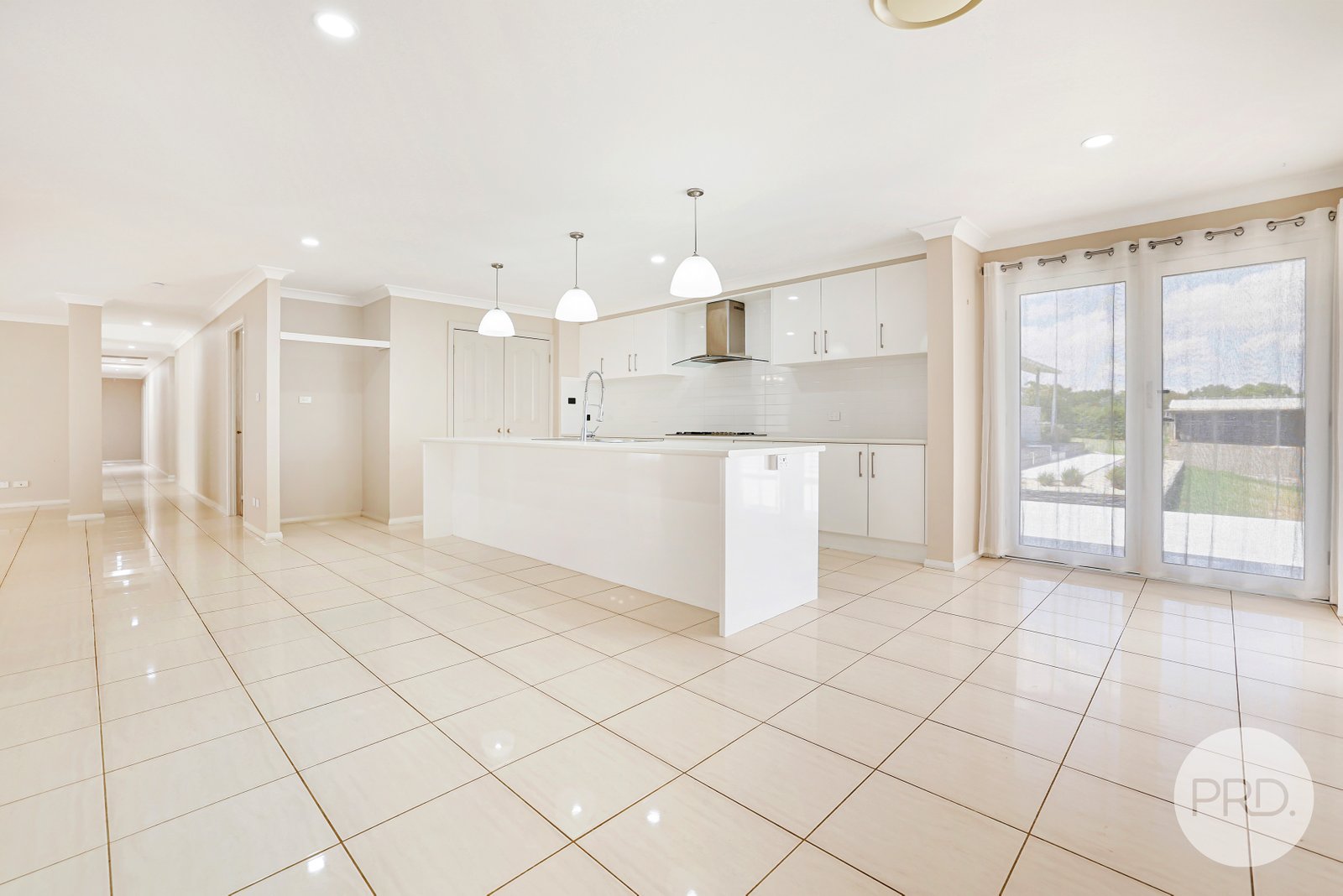 13 Daintree Circuit TAMWORTH 10