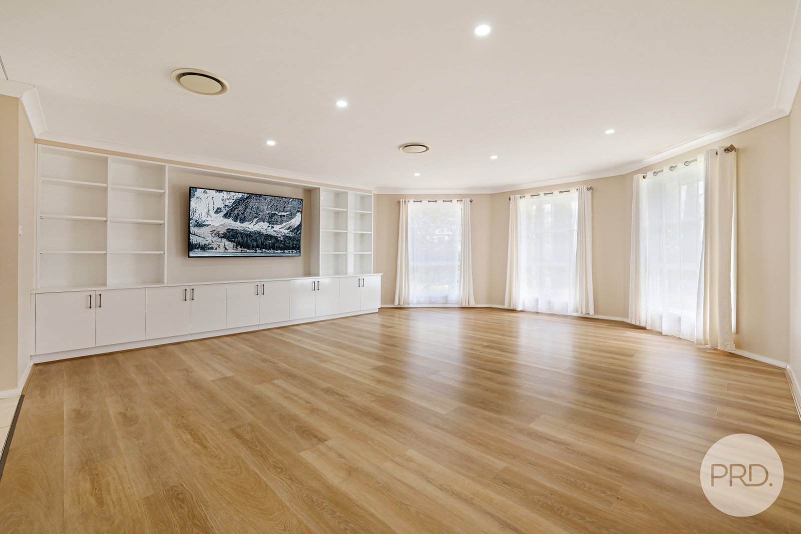 13 Daintree Circuit TAMWORTH 12