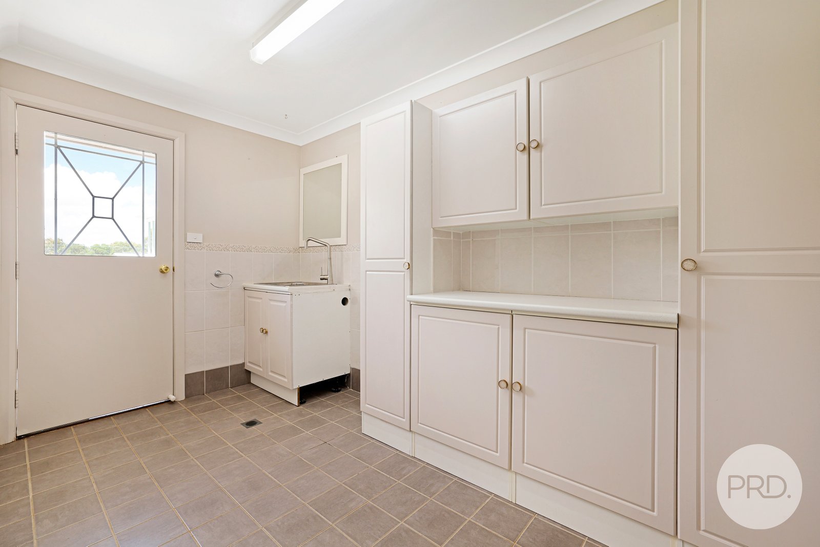 13 Daintree Circuit TAMWORTH 14