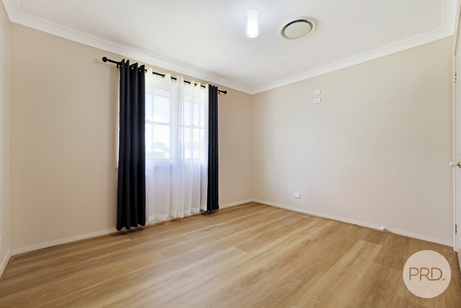 13 Daintree Circuit TAMWORTH 17