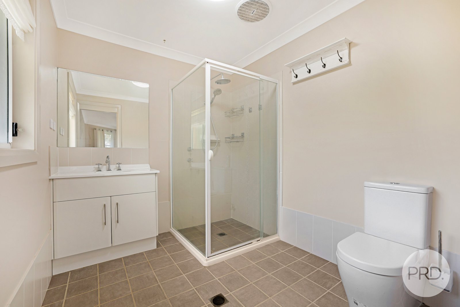 13 Daintree Circuit TAMWORTH 21