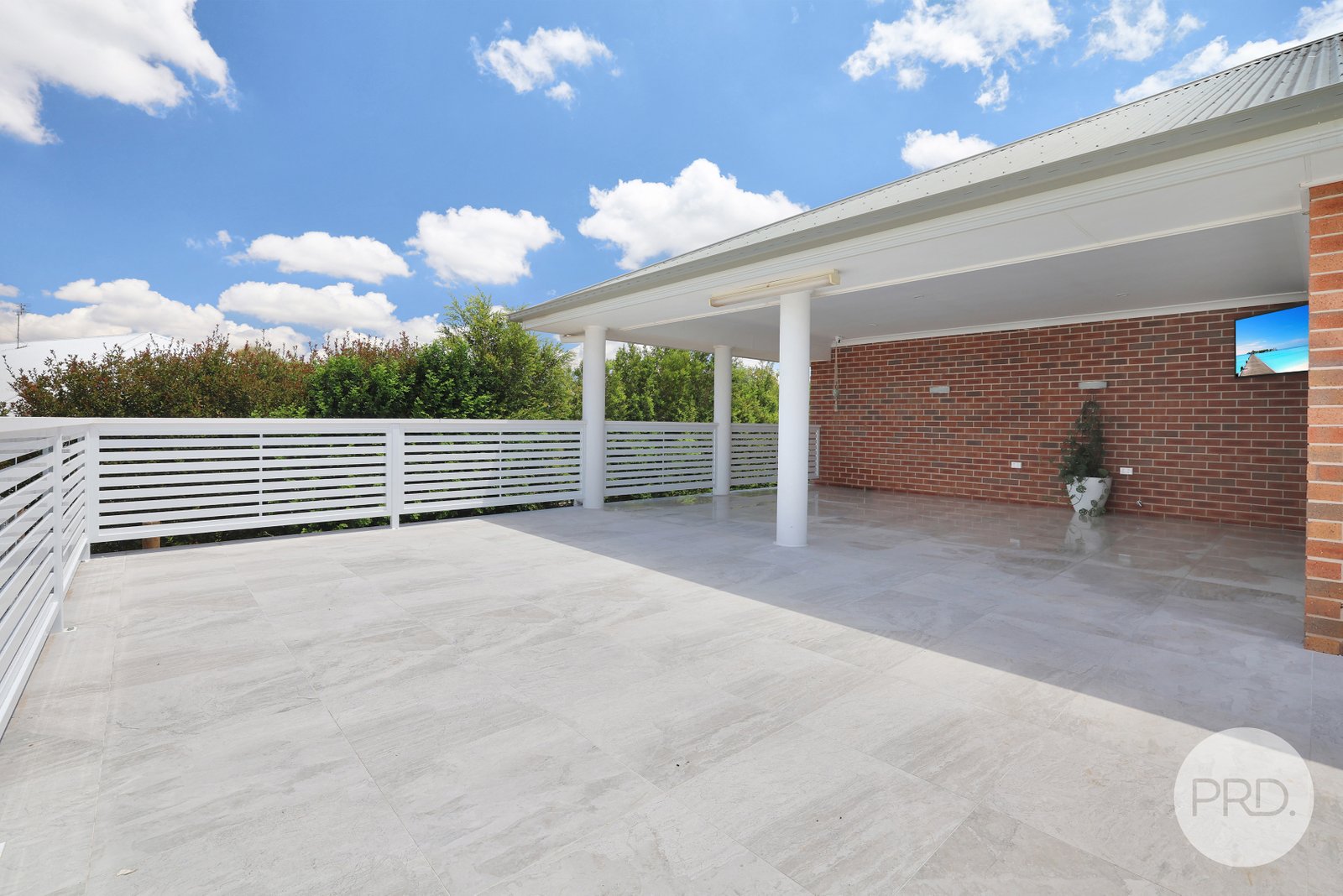 13 Daintree Circuit TAMWORTH 24