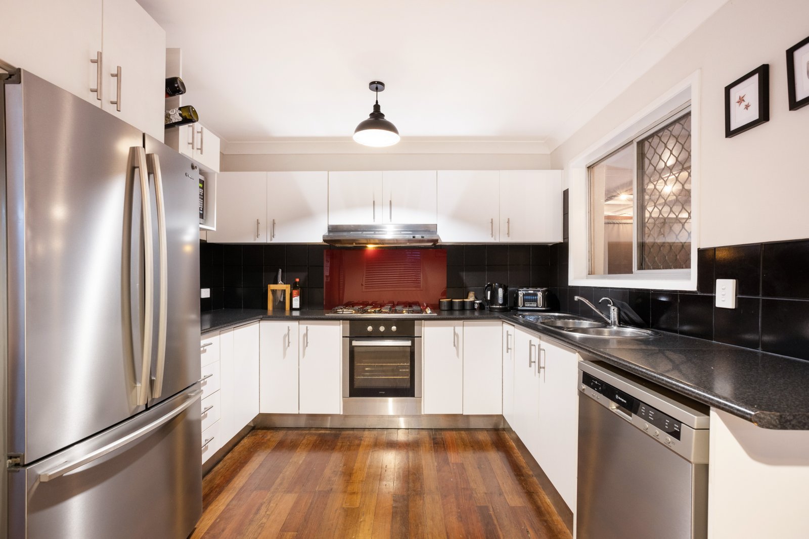 13 Darling Crescent MOLENDINAR 5