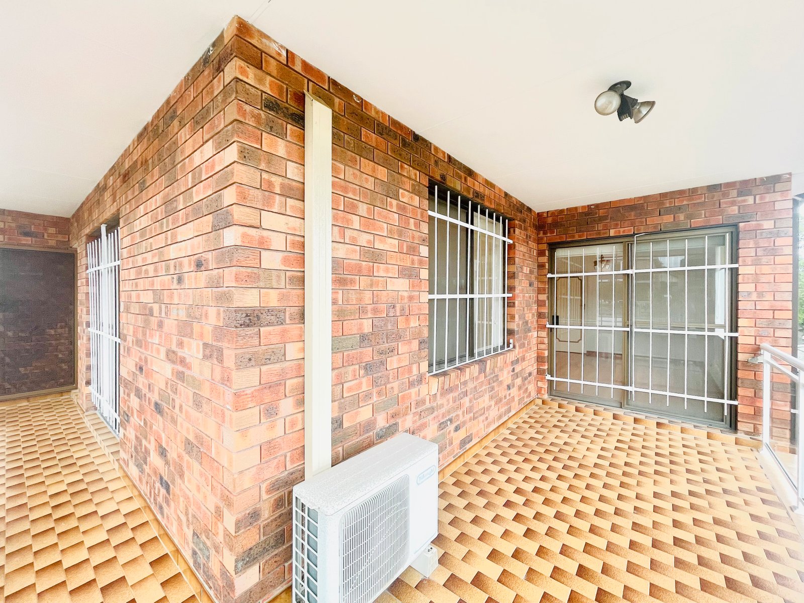 13 Donald Street HURSTVILLE 12