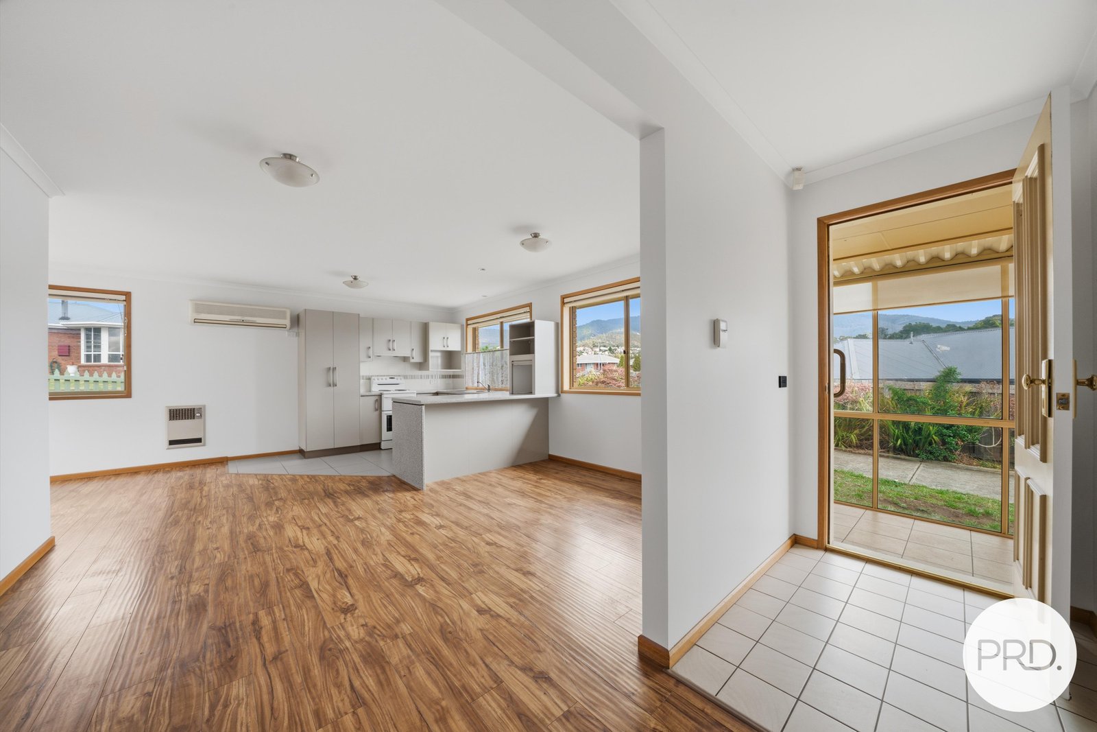 1/3 Dove Court CLAREMONT 8