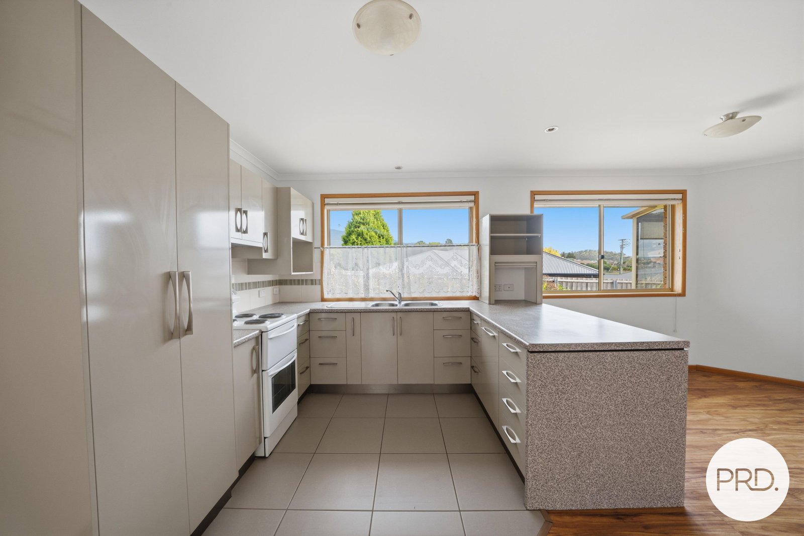 1/3 Dove Court CLAREMONT 10