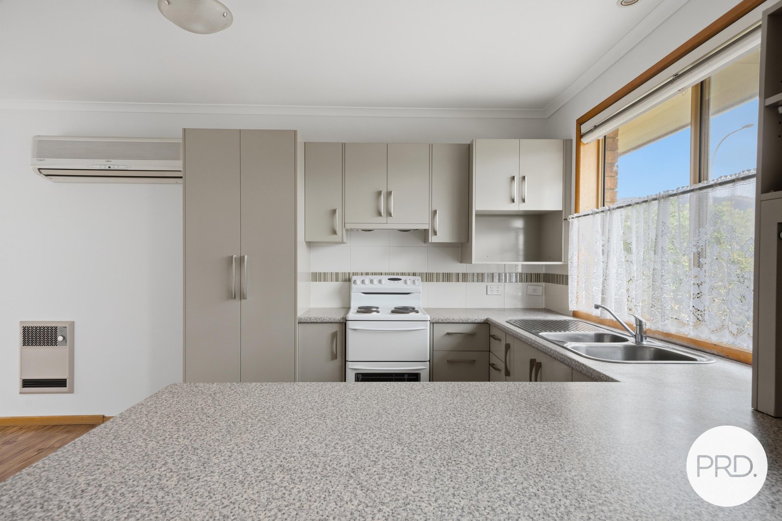 1/3 Dove Court CLAREMONT 13