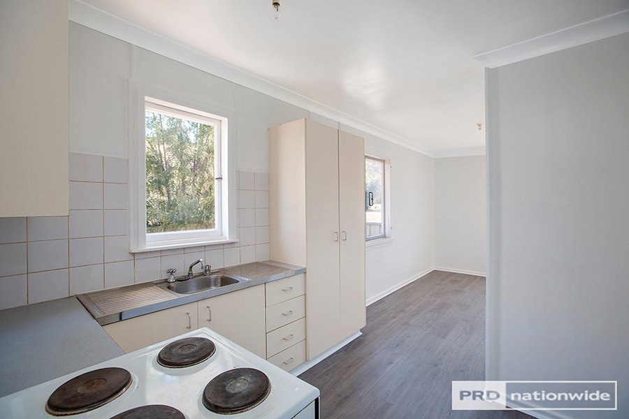 13 Drummond Road TAMWORTH 5