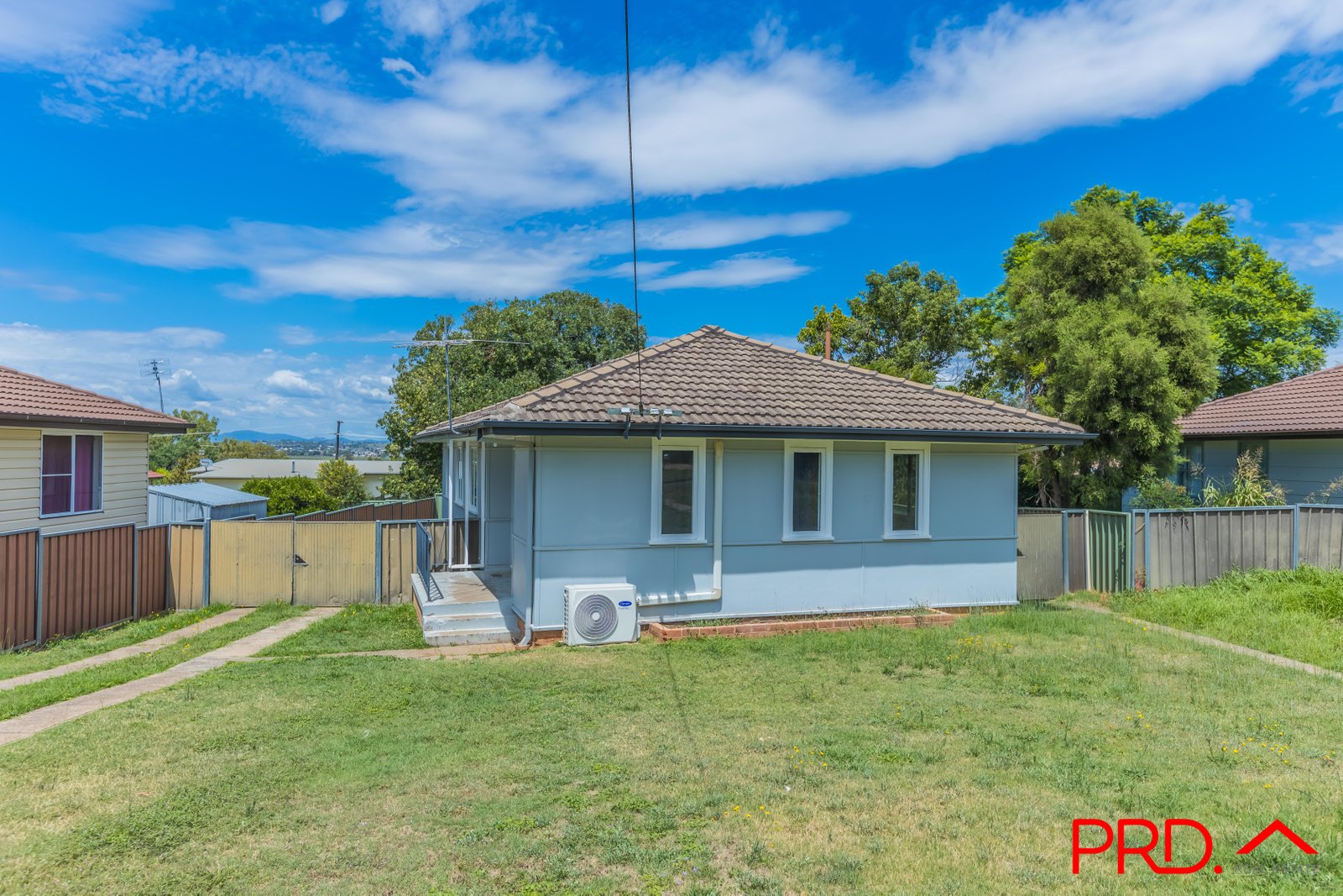 13 Drummond Road TAMWORTH 1