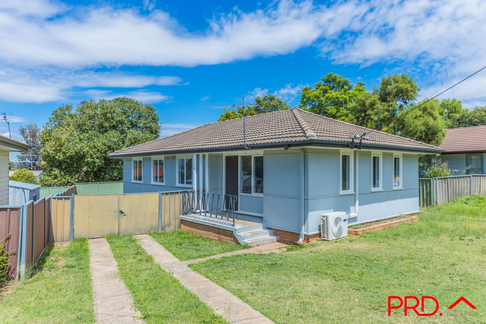 13 Drummond Road TAMWORTH 2