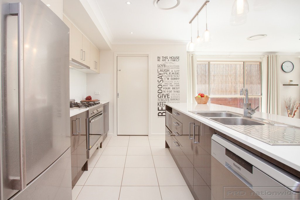 13 Dunnart Street ABERGLASSLYN 4