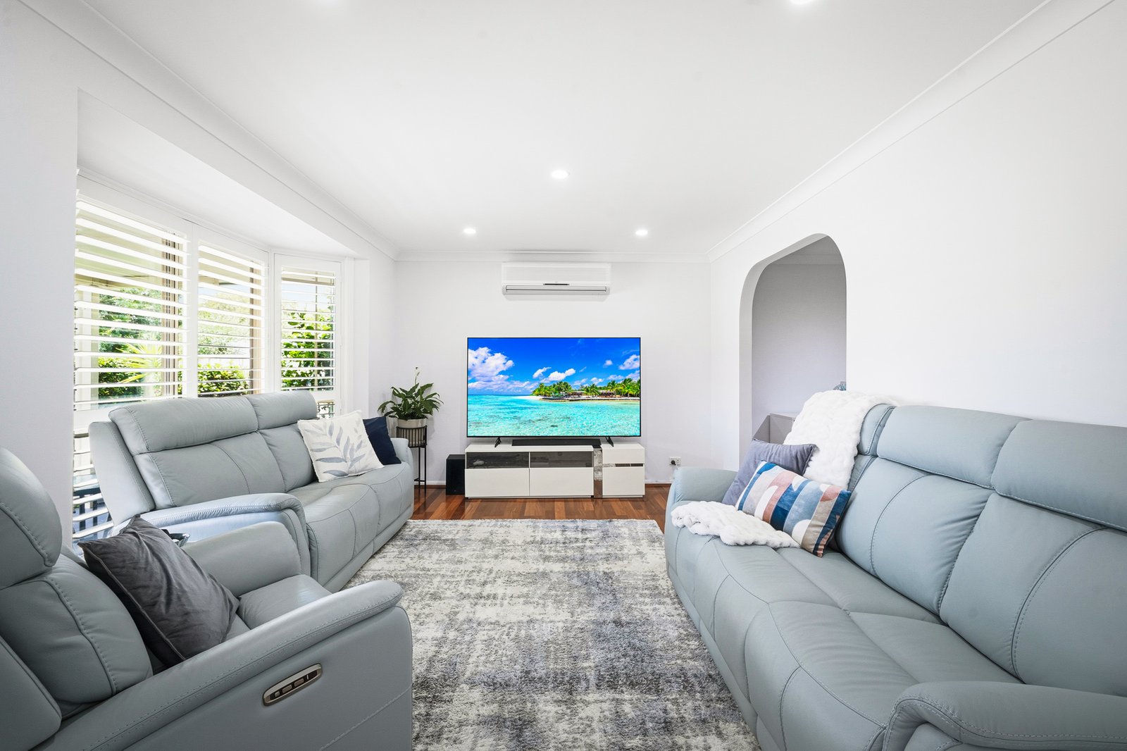 13 Durali Road GLENMORE PARK 2