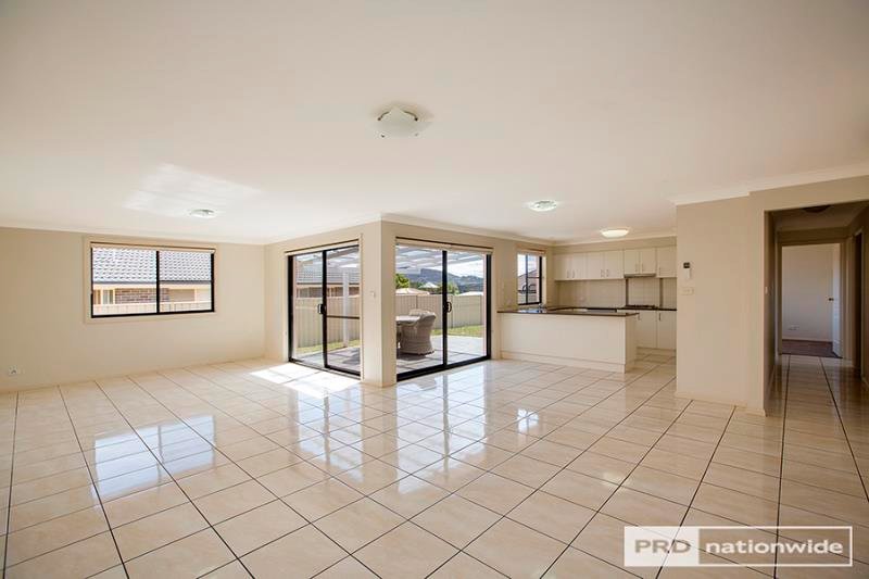 13 Eagle Avenue TAMWORTH 4