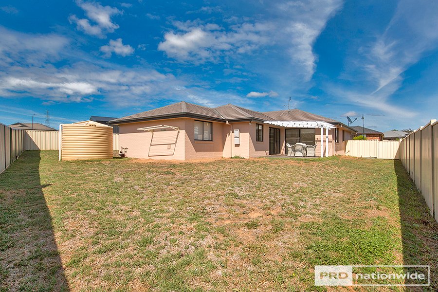 13 Eagle Avenue TAMWORTH 19