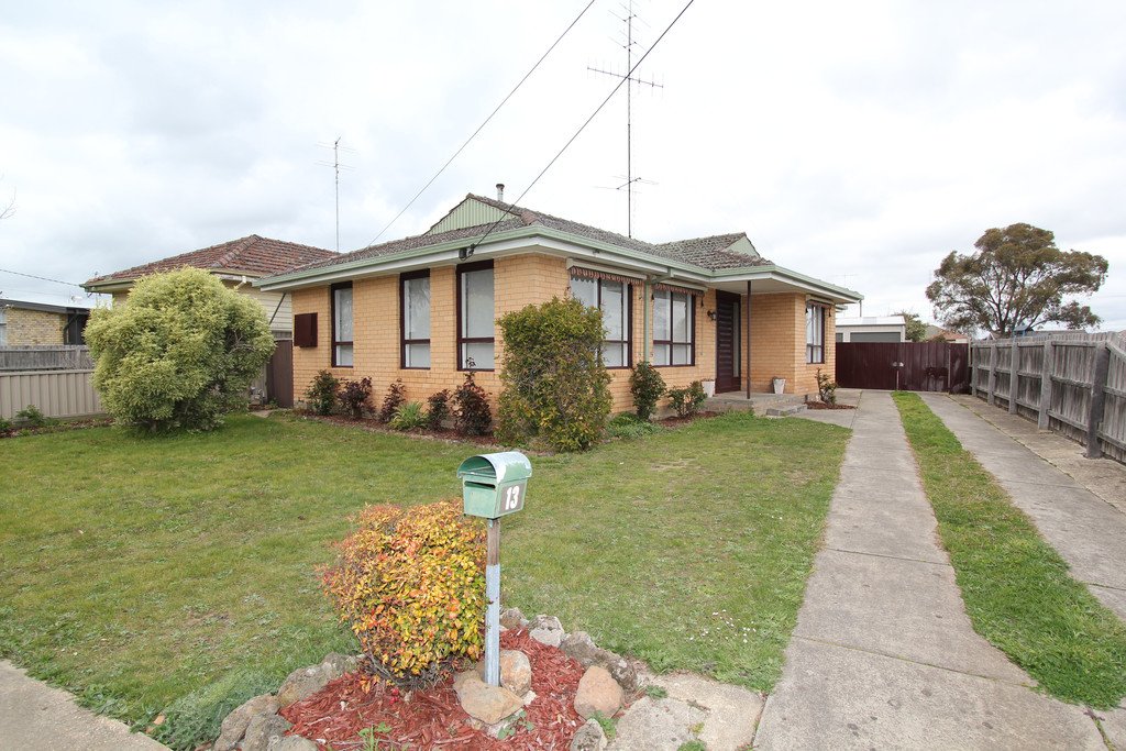 13 Edgar Street WENDOUREE 1