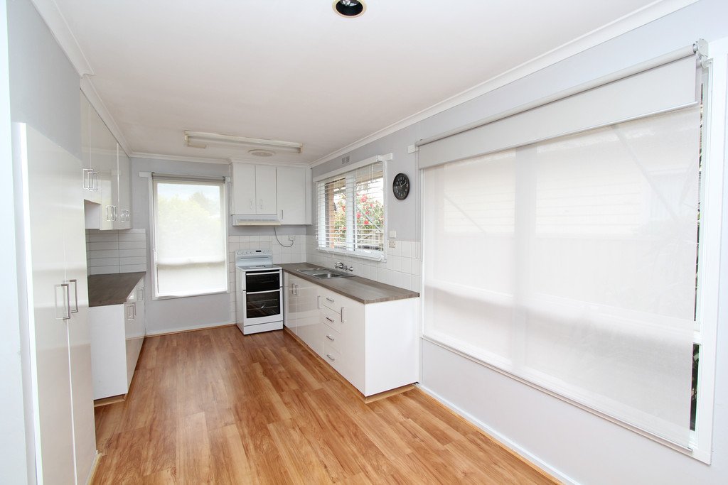 13 Edgar Street WENDOUREE 2