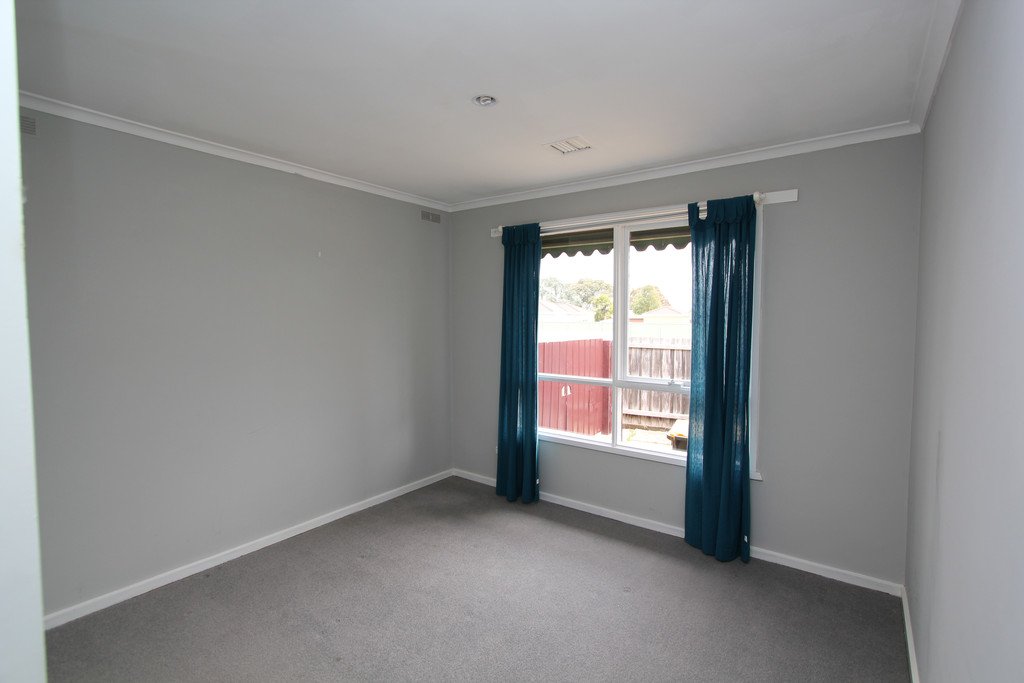 13 Edgar Street WENDOUREE 8