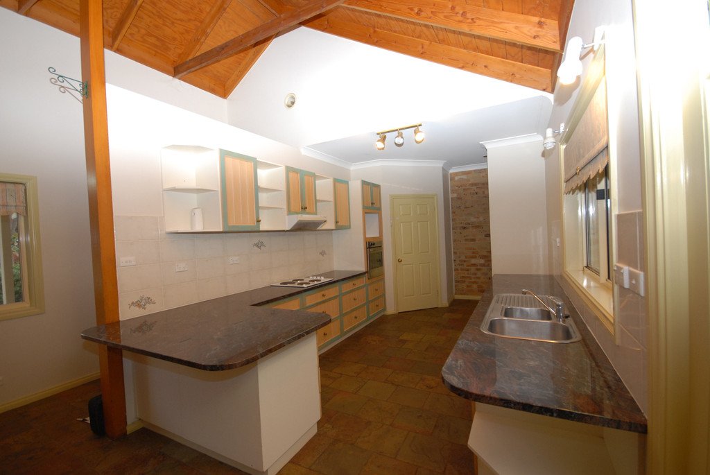 13 Elmslea Drive BUNGENDORE 2