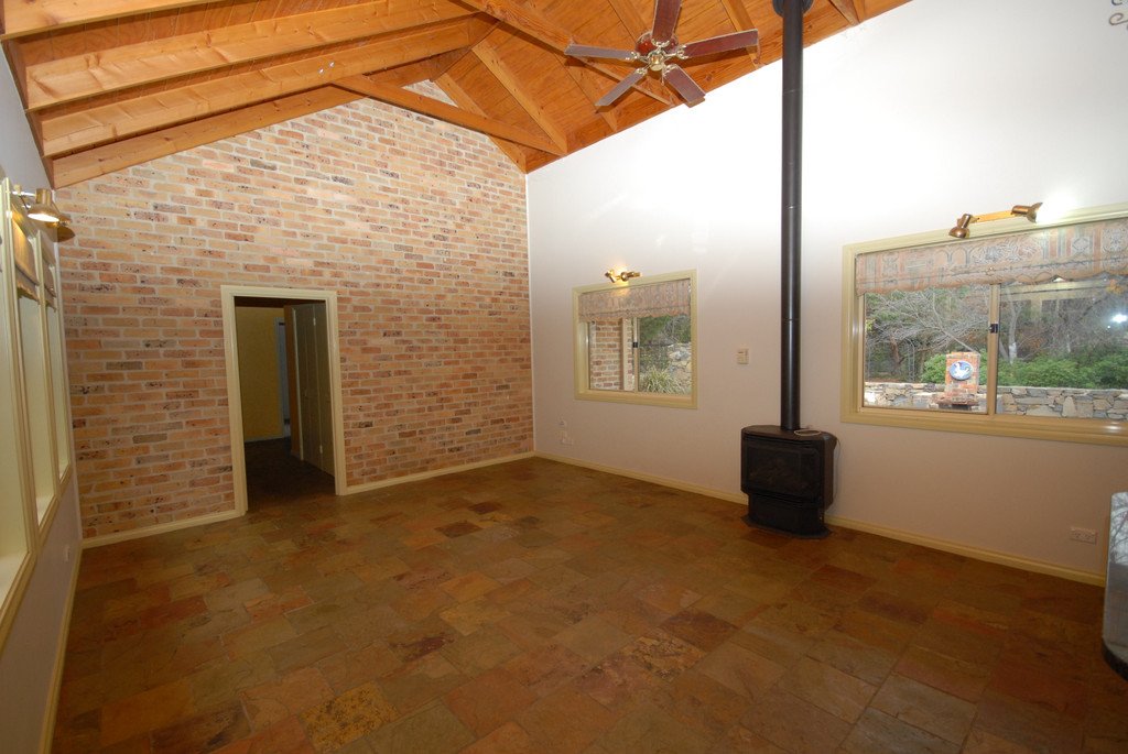 13 Elmslea Drive BUNGENDORE 4