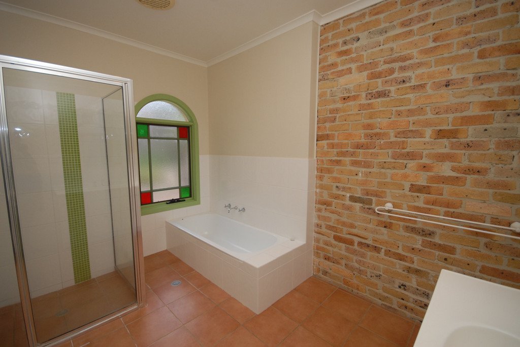 13 Elmslea Drive BUNGENDORE 8