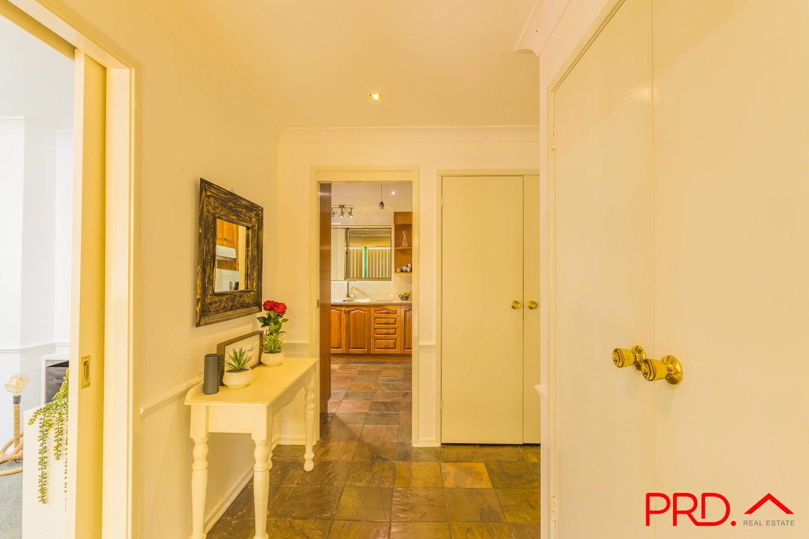 13 Eucalypt Avenue TAMWORTH 11