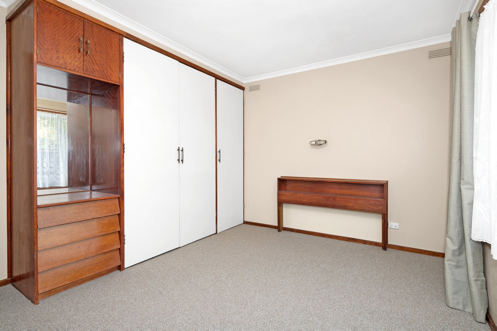 1/3 Evelyn Street WENDOUREE 5