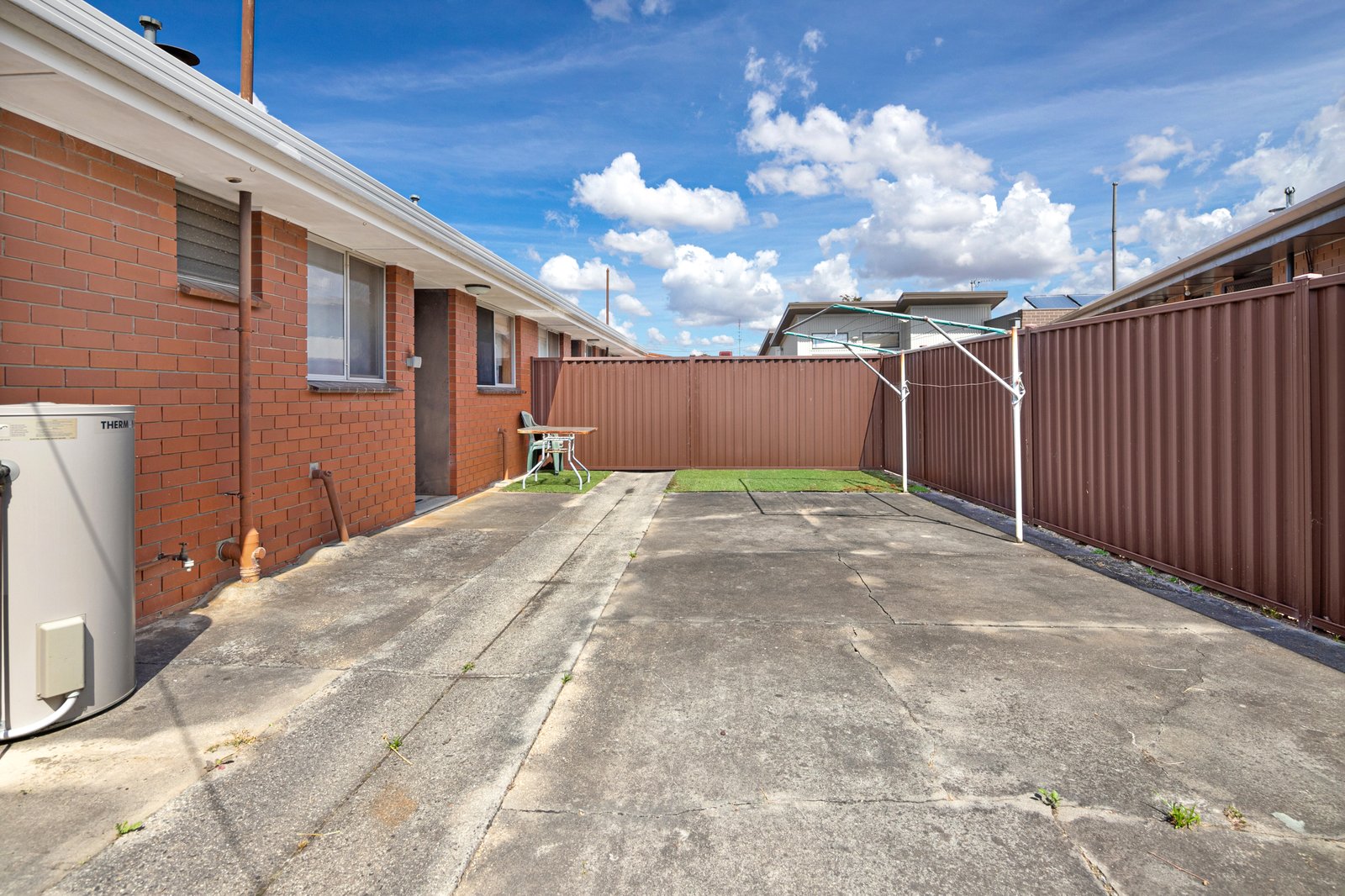 1/3 Evelyn Street WENDOUREE 8