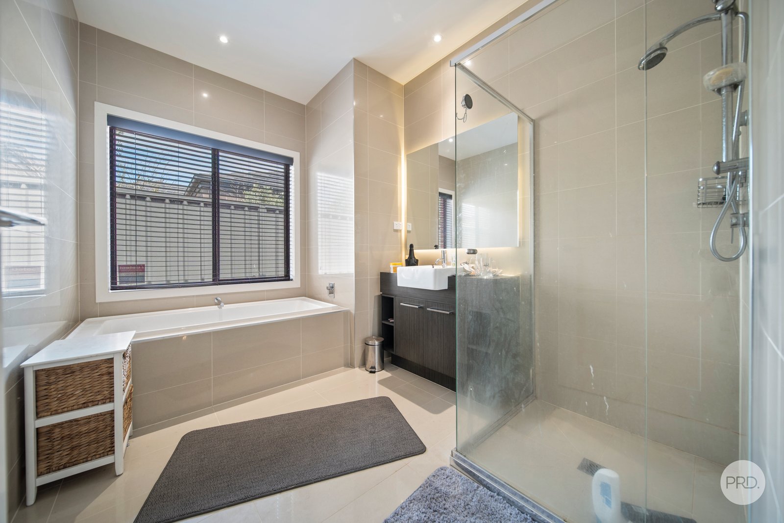 13 Evergreen Boulevard JACKASS FLAT 9