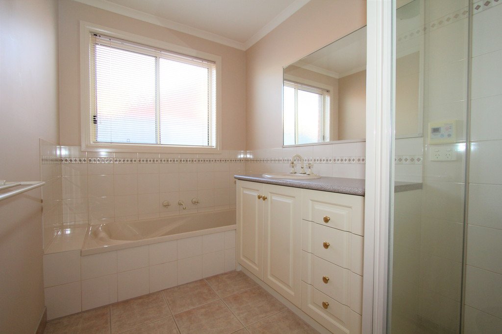 13 Falcon Drive INVERMAY PARK 6