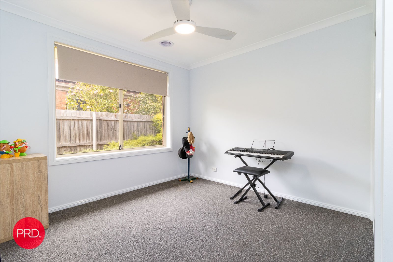 13 Falconer Place BUNGENDORE 12