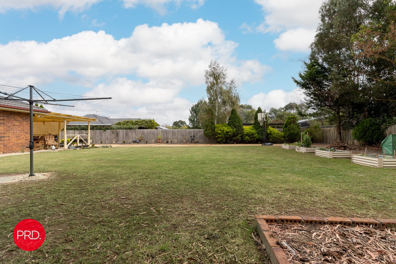 13 Falconer Place BUNGENDORE 19