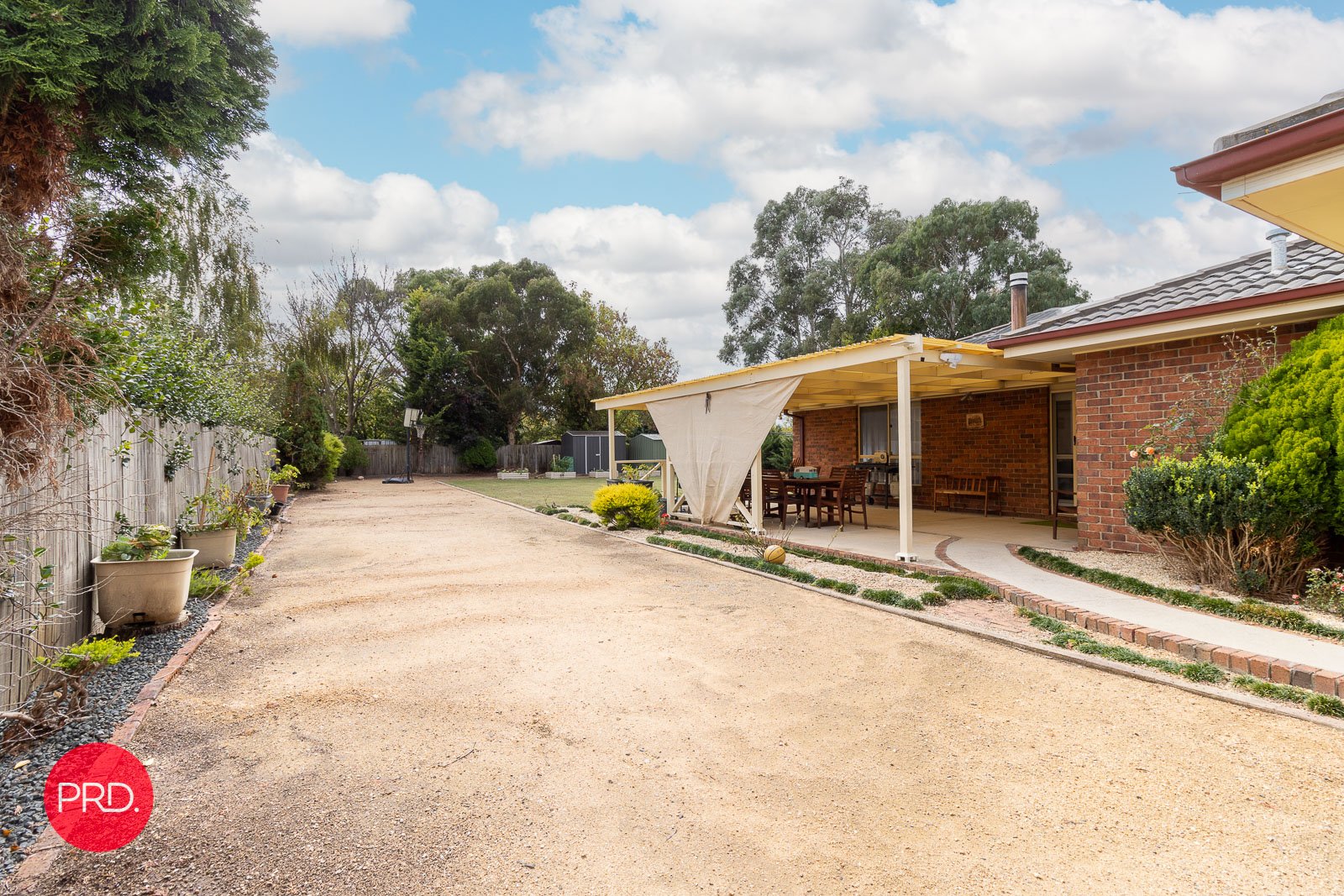 13 Falconer Place BUNGENDORE 25