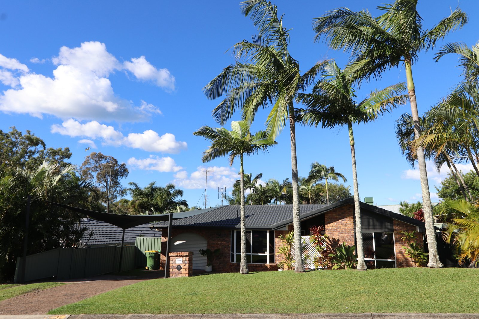 13 Footscray Court ARUNDEL 2