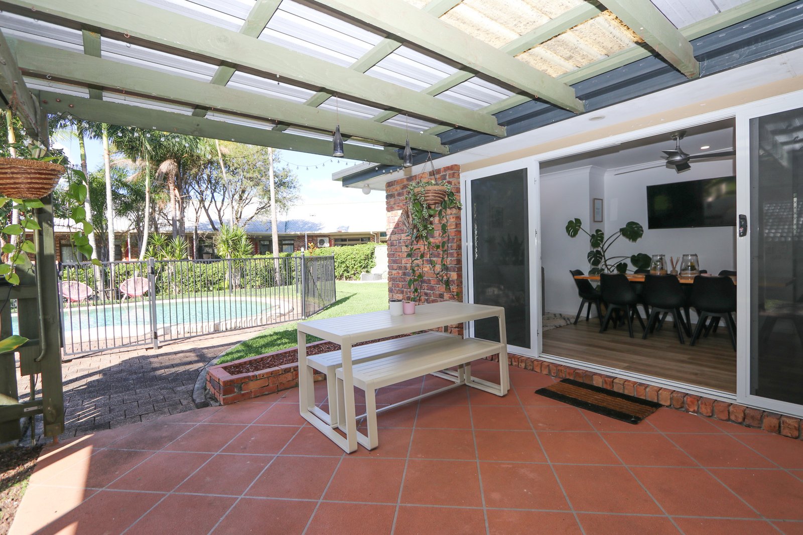 13 Footscray Court ARUNDEL 18