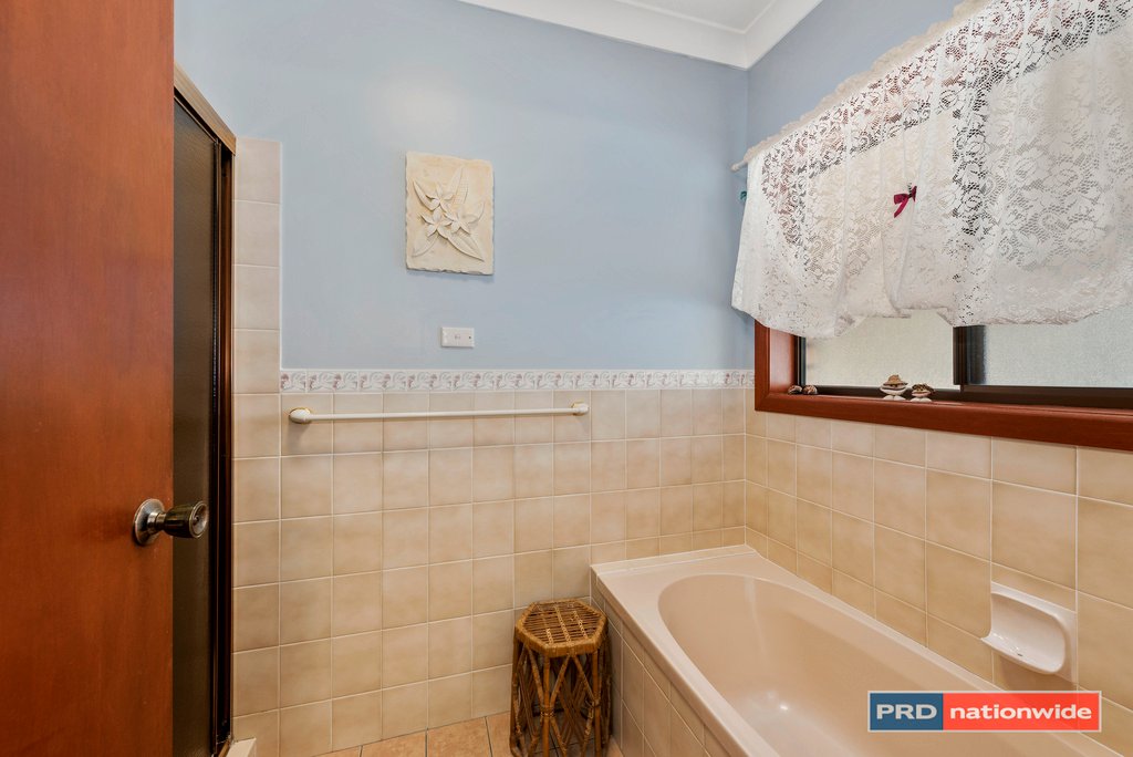 13 Forest Close BOAMBEE 25