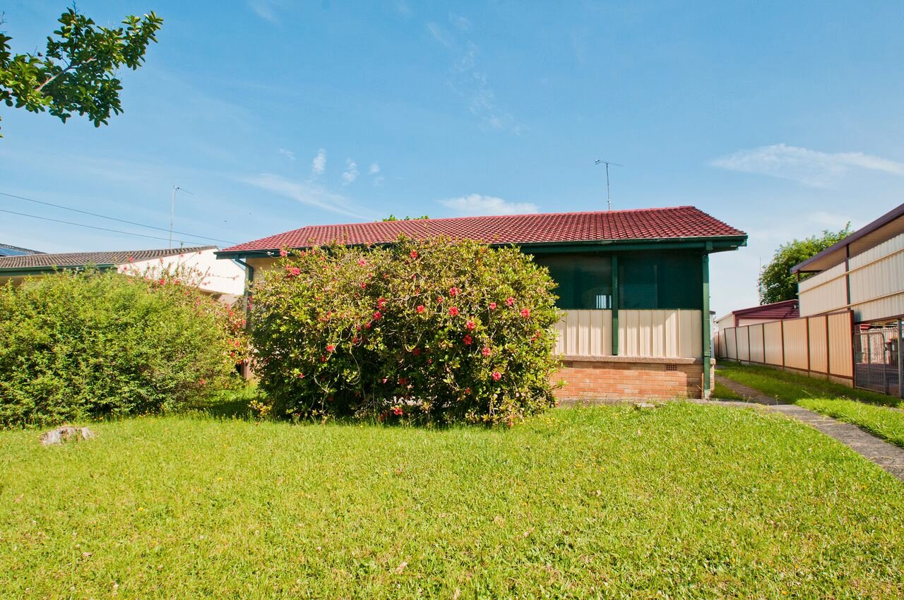13 Fowlers Road DAPTO 1