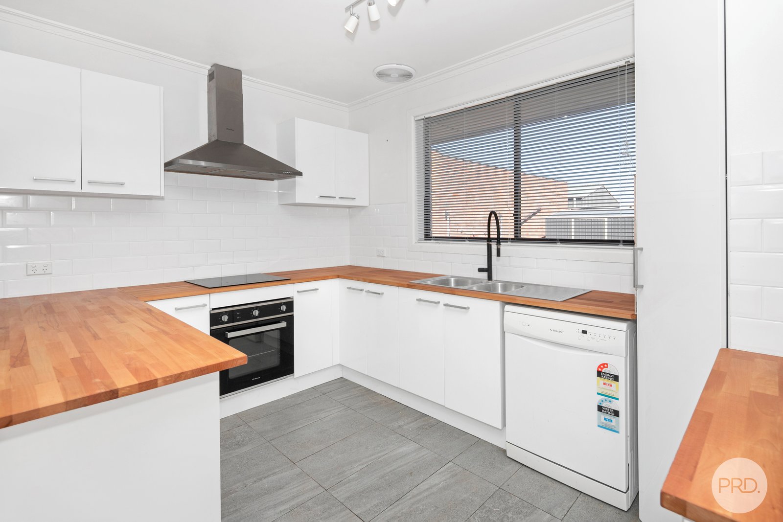 13 Godwin Street WENDOUREE 4