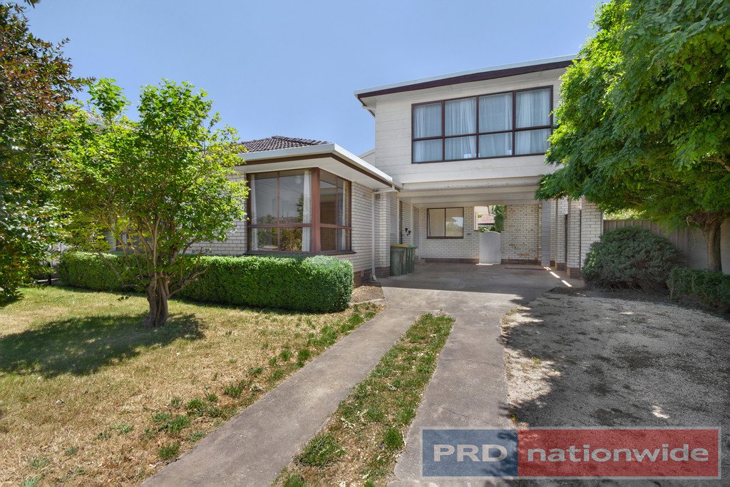 13 Godwin Street WENDOUREE 1