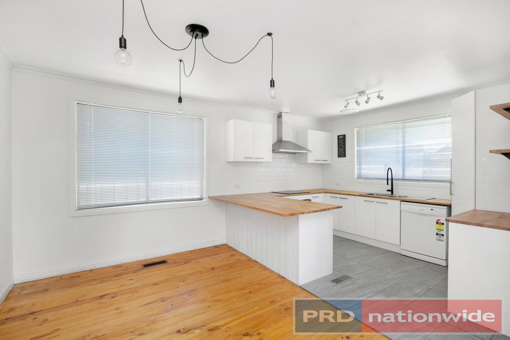 13 Godwin Street WENDOUREE 3